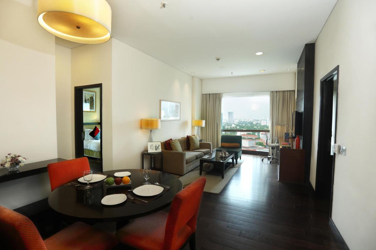 Somerset Greenways Apartment *